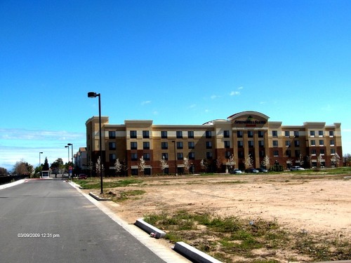 Fresno, CA : Marriott Spring Hill Suites, at 6844 Fresno, St