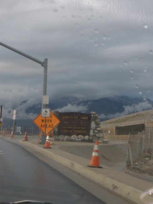 Irwindale, CA : Side of 210 fwy entrence side of Santa Fe Dam