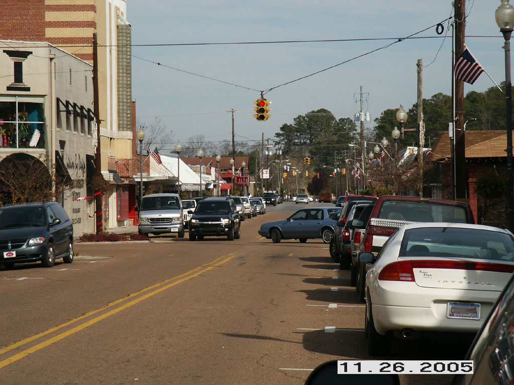 Oneonta, AL: Downtown Oneonta Looking East
