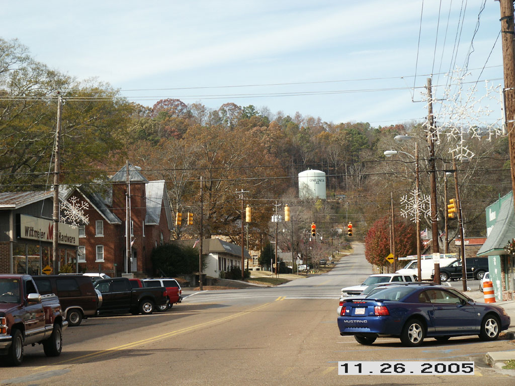 Oneonta, AL: Downtown 2nd Ave Oneonta Looking North