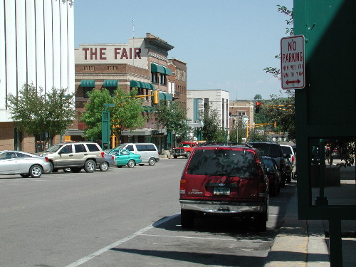 Minot, ND : Main Street looking north