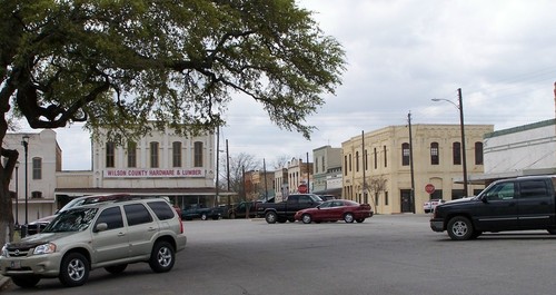 Floresville, TX: Downtown Floresville, Texas.