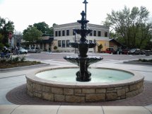 Baldwin City, KS : Fountain in the heart of Downtown Baldwin City