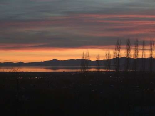 Cedar Hills, UT: Sunset view of Utah Lake from Cedar Hills east bench