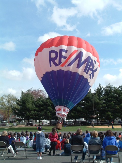 Union, NJ : RE/MAX Properties Unlimited Hot Air Balloon at Washington School