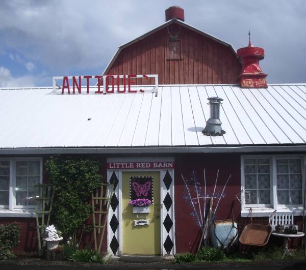 Scappoose, OR: Red Barn Antique Store