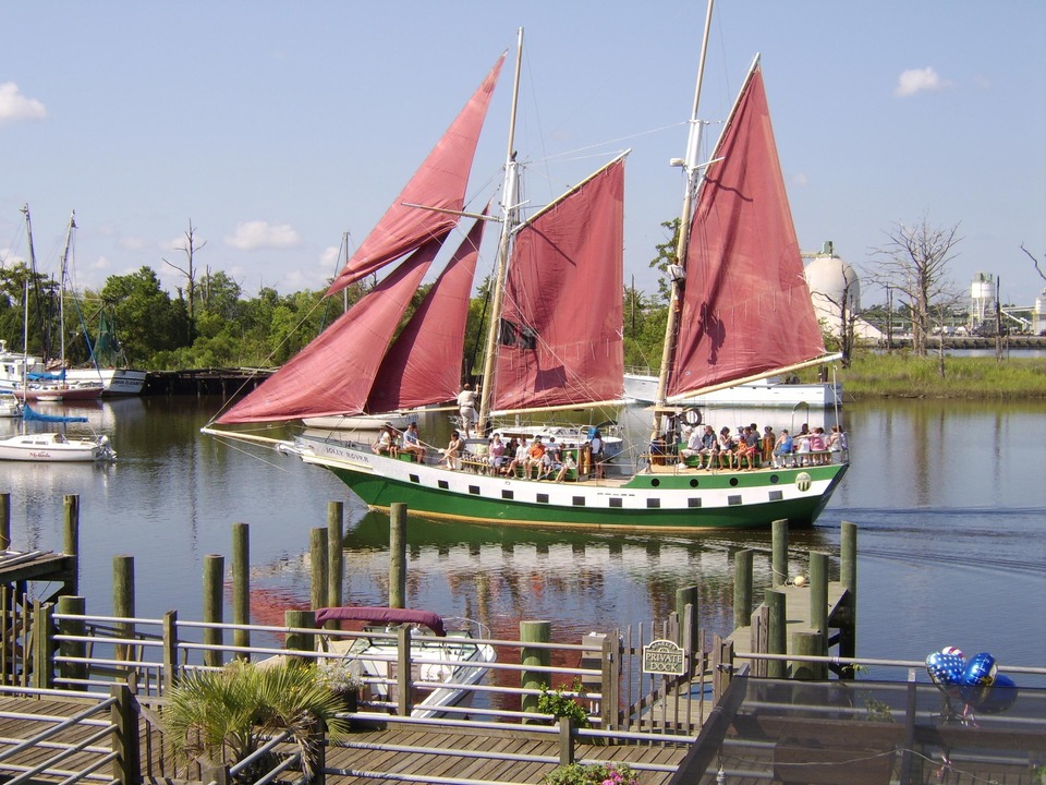 Georgetown, SC: Jolly Rover sets sail