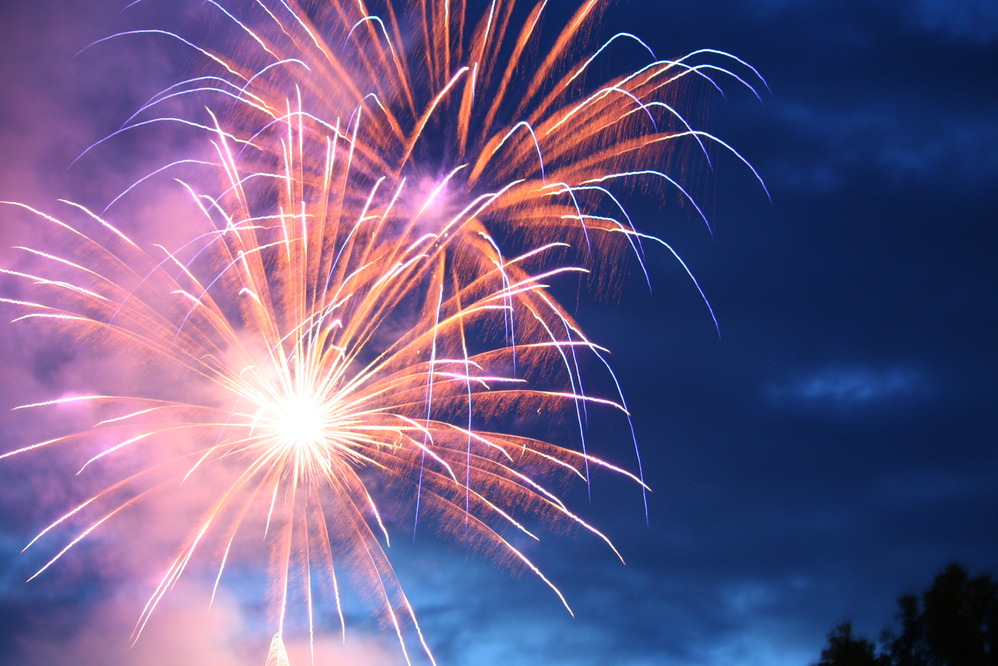Lake Luzerne-Hadley, NY: Fireworks at Hadley "Smead" park