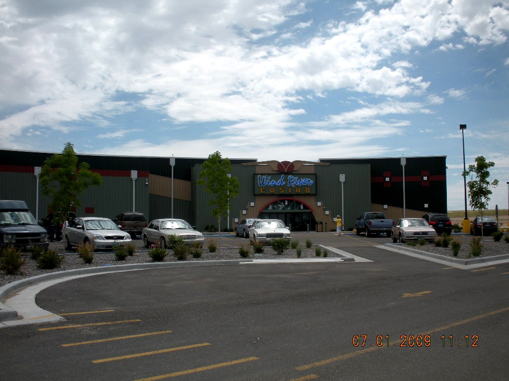 Wind River Casino women working