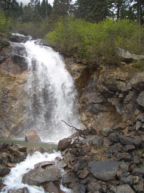 Skagway, AK: Bridle Vail Falls on the Hi way up to the summit out of Skagway