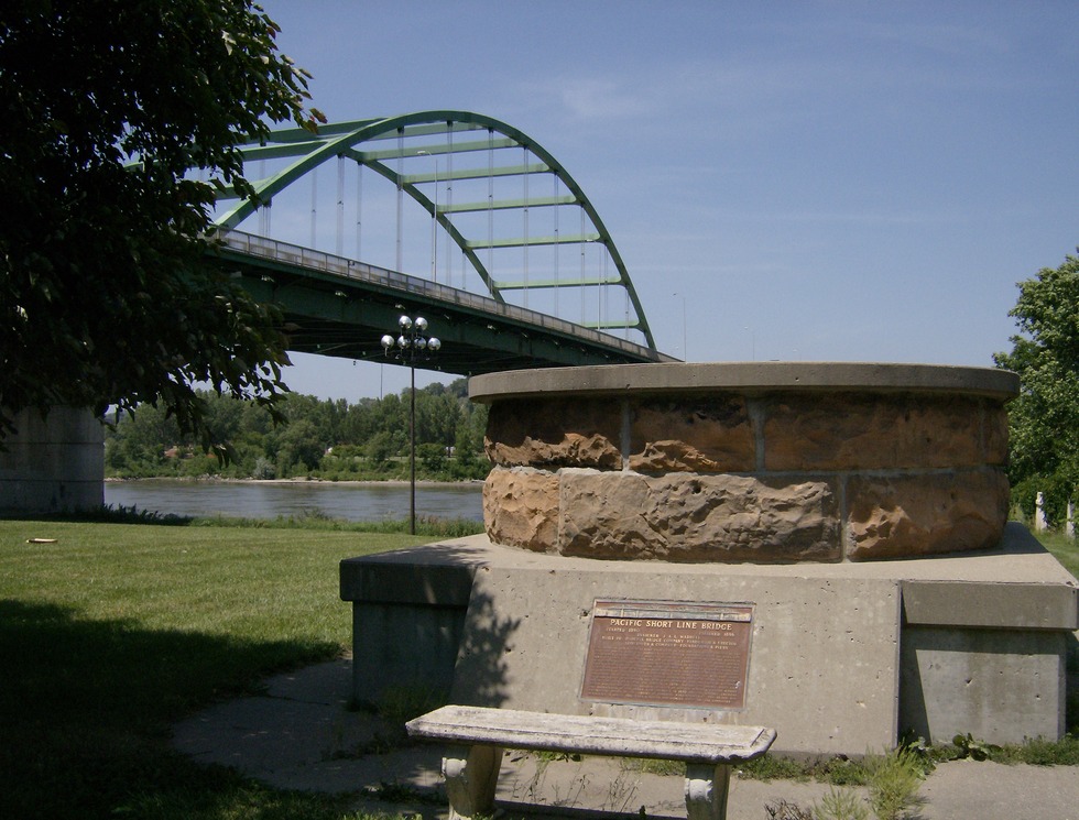 South Sioux City, NE: Veterans Bridge with the old Combination Bridge base in the forefront