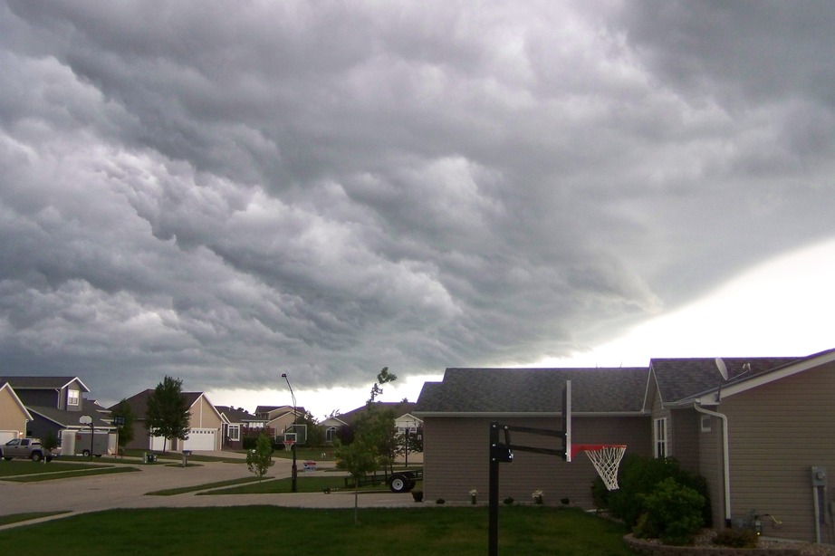 Spirit Lake, IA: Fast Storm moving in our neighborhood July 7,2009