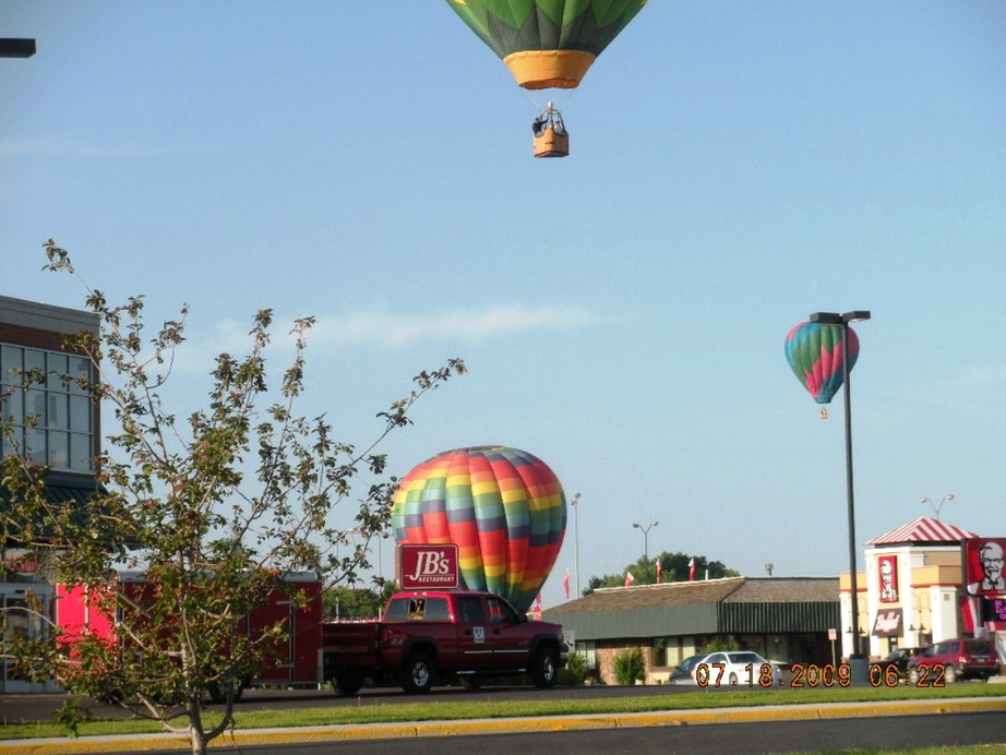 Riverton, WY: Hot Air Balloons over Riverton - as seen from the Holiday Inn & Convention Center