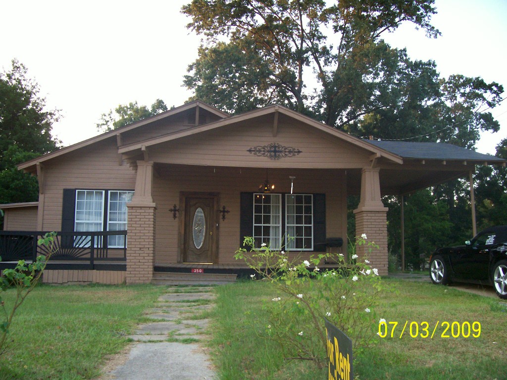 Bastrop, LA: 350 west madison ave. one block from main street