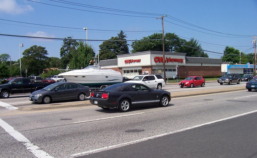 North Babylon, NY: Traffic on Deer Park Avenue (NY 231), looking northwest from Weeks Road, August 30, 2009.