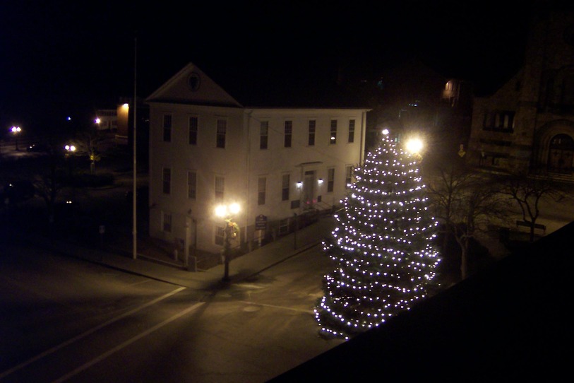 Plymouth, MA : The Town Square Christmas Tree and the 1749 Courthouse