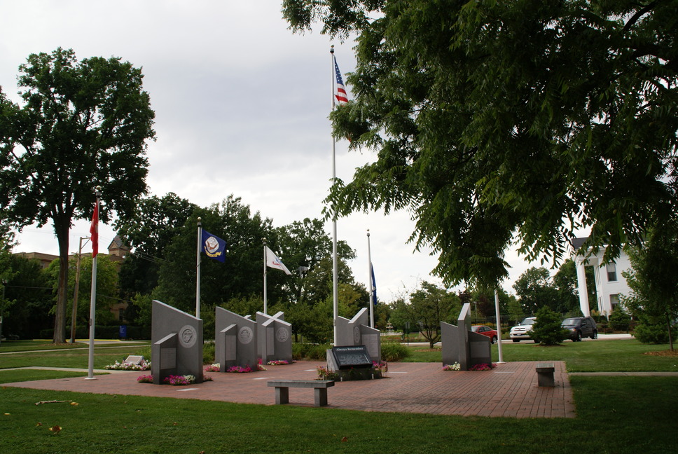 Elmhurst, IL: Veteran's Memorial