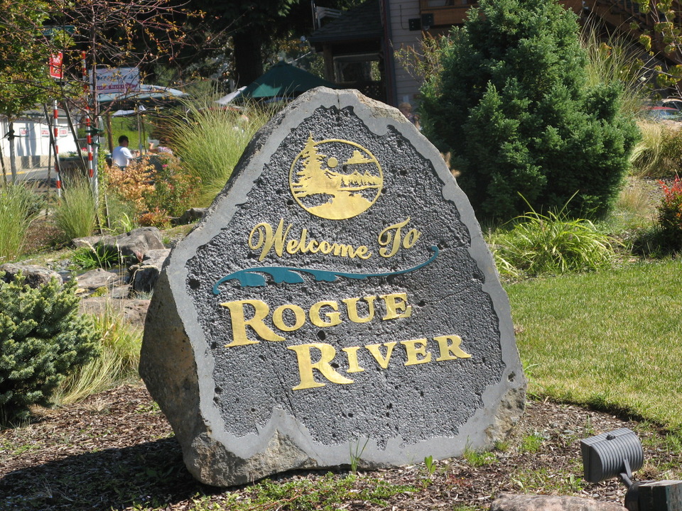 Rogue River, OR: Rogue River Sign