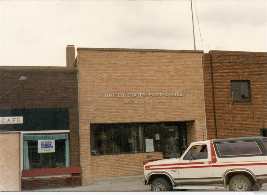 Whiting, IA: POST OFFICE