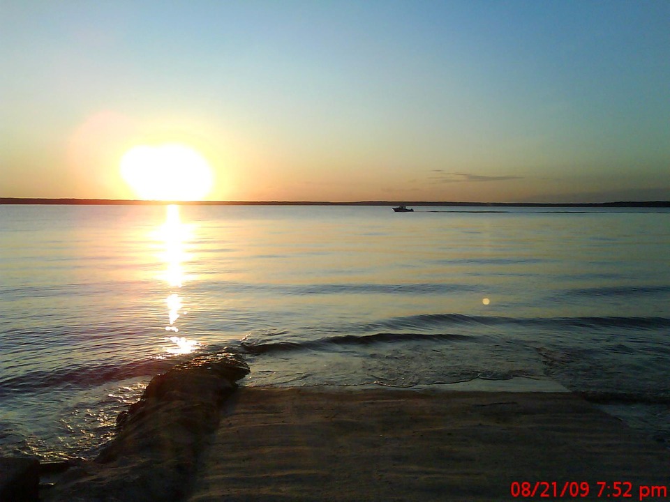 Pottsboro, TX sunset on lake texoma behind the vfw lodge photo, picture, image (Texas) at city