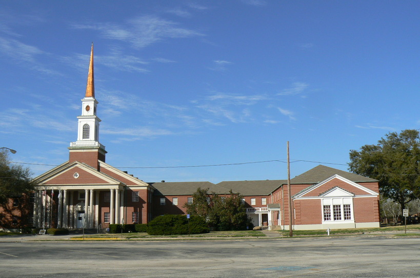 Baytown, TX: Church near Texas Avenue