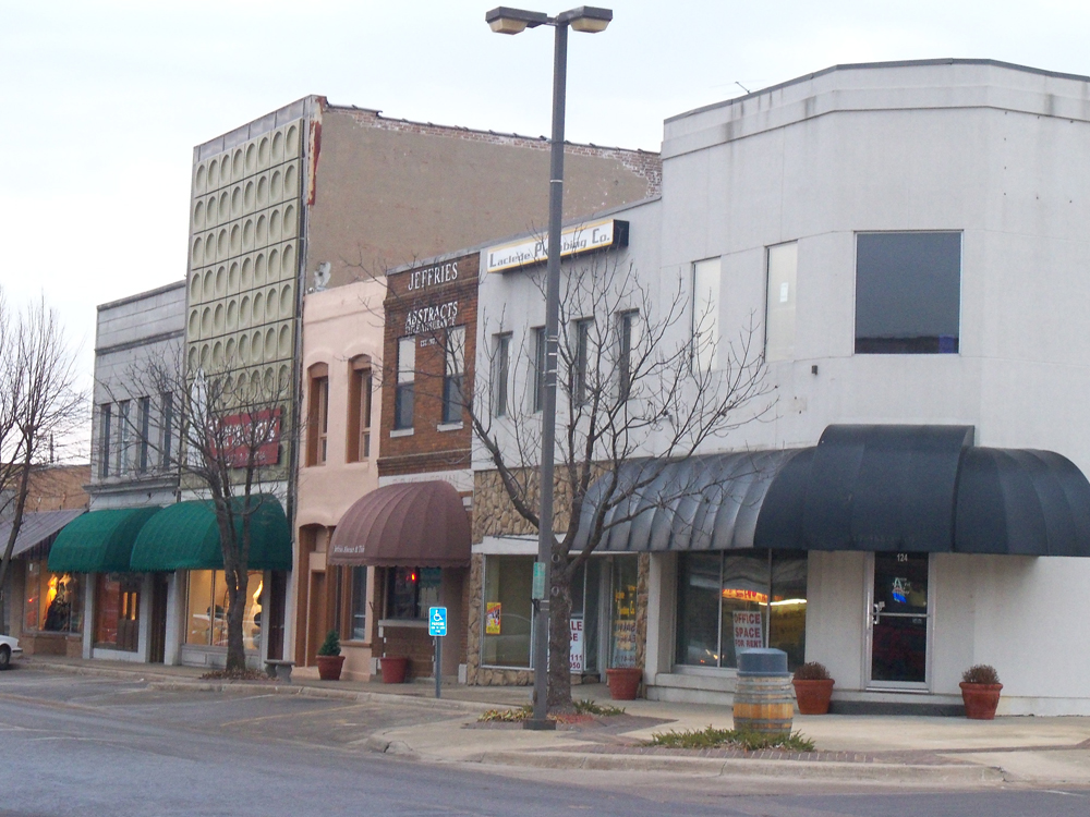 Lebanon, MO: Downtown business district, Commercial Street