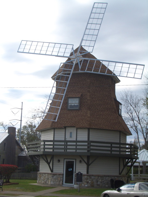 Nederland, TX: Windmill on Boston Ave.