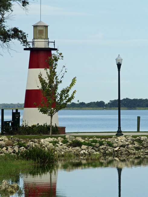Mount Dora, FL: Lighthouse on Lake Dora
