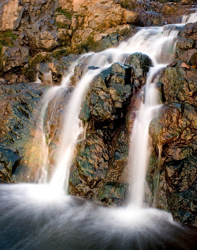 Newington, CT: Mill Pond Waterfall
