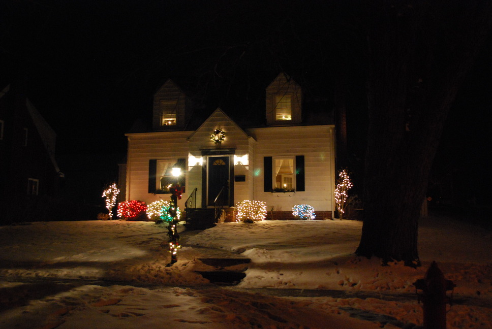 Hillsdale, MI: Christmas Light on Glendale Ave