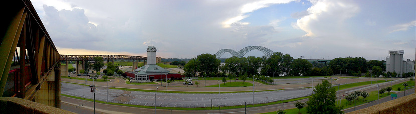 Memphis, TN: Memphis' Visitor Center and Hernando Desoto Bridge