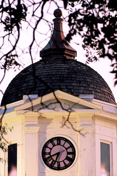 Fordyce, AR: Courthouse clock/dome.