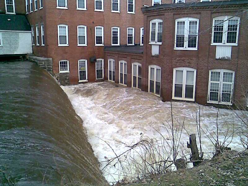 Dover, NH: Bellamy River at Sawyer Mill spring floods 2010