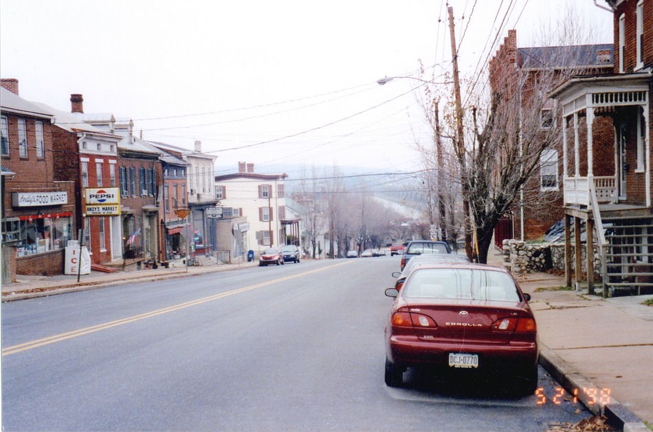 Wrightsville, PA: A view down RT 462 in Wrightsville toward Susquehanna River