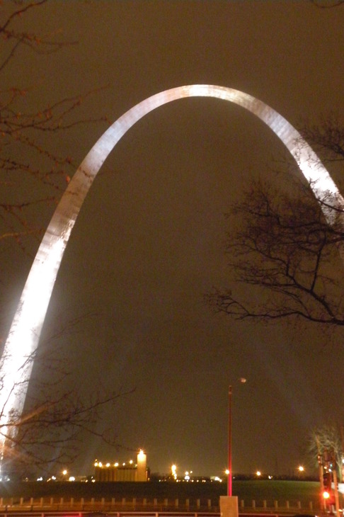St. Louis, MI : St Louis Arch at night - Dec 2008 photo, picture, image (Michigan) at www.bagssaleusa.com