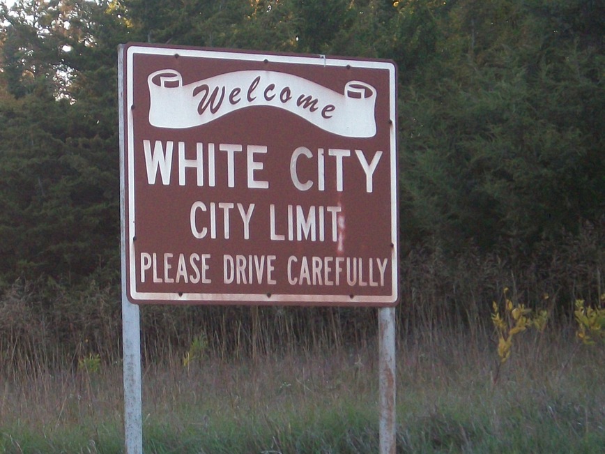 White City, KS: Sign as you come into White City