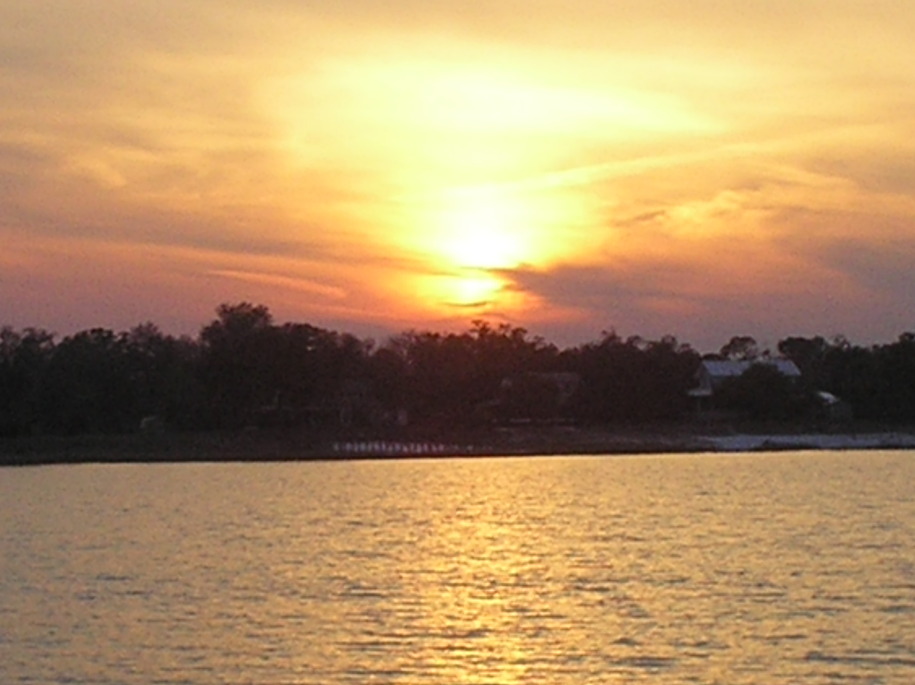 Babson Park, FL: SUNSET OVER CROOKED LAKE