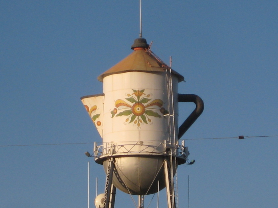 Kingsburg, CA: Tea Pot Water Tank