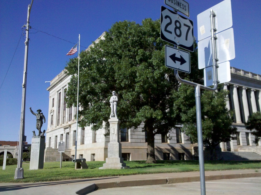 Vernon, TX: Downtown Building