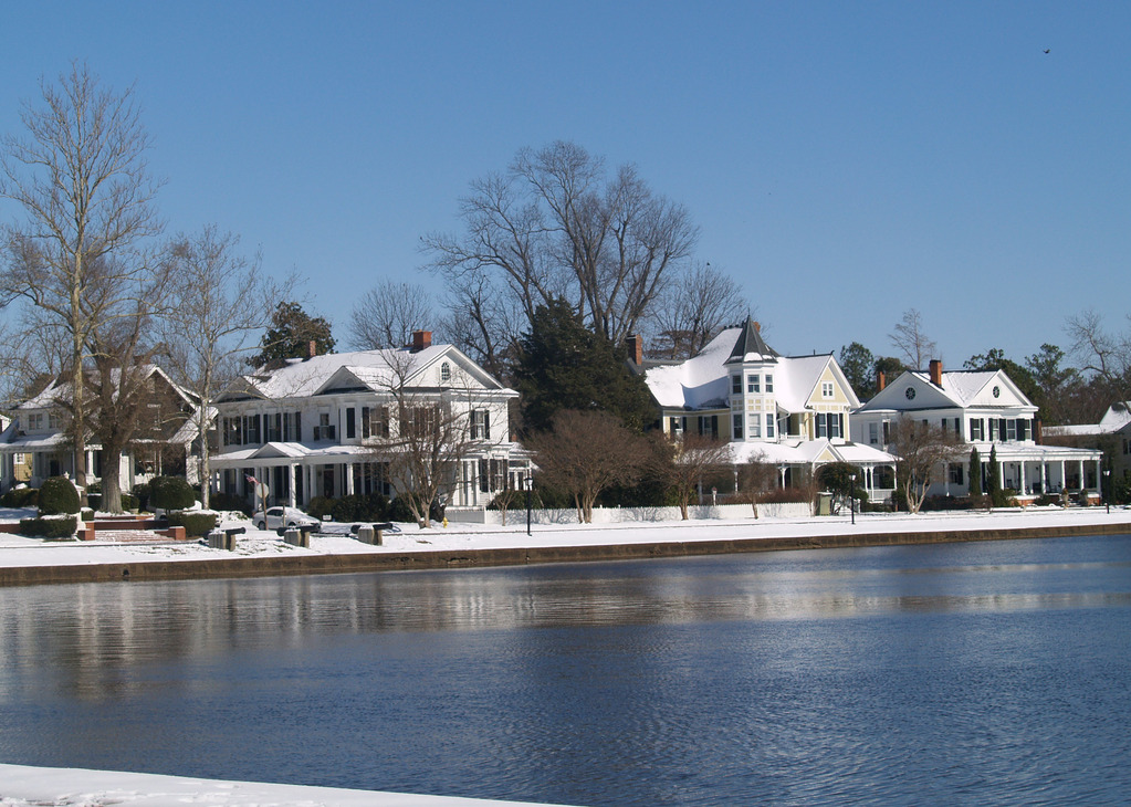 Edenton, NC House along the waterfront in Edenton photo, picture