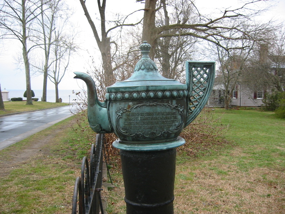 Edenton, NC : Teapot erected near waterfront, representing when Edenton