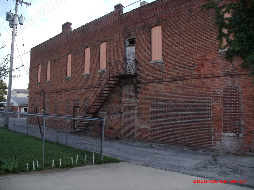 Eaton, IN: The Old fire station building from side