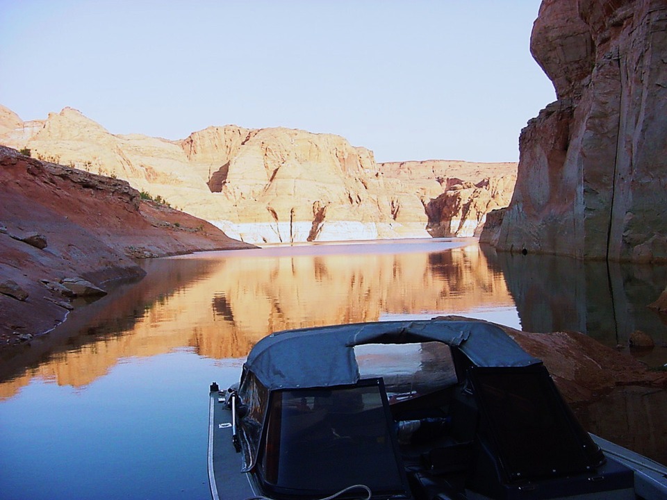 Page, AZ: Sunrise & campers at Lake Powell