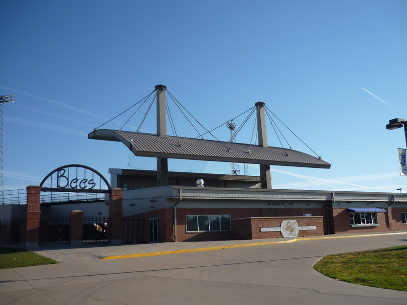 Burlington, IA: Burlington Bee's stadium