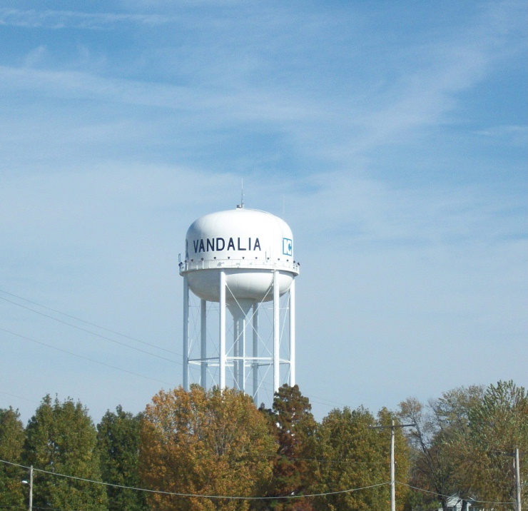 Vandalia, IL: The water tower - first thing you see