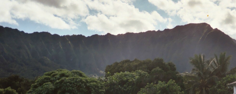 Waimanalo Beach, HI : a view of the Ko'olau mountain from Hawaiian homestead