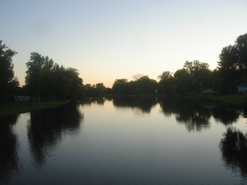 Dell Rapids, SD: Big Sioux River, looking west