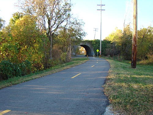 Worden, IL: Railroad overpass on MCT Quercus Grove Trail