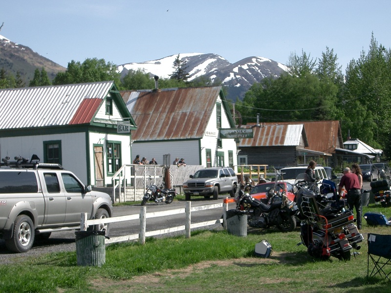 Hope, AK: Campground in front of the cafe-bar in downtown Hope