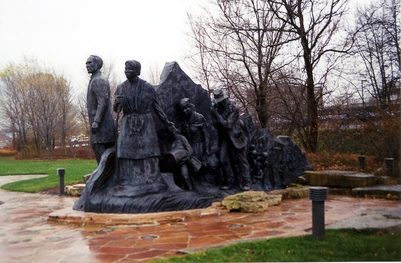 Battle Creek, MI: Memorial to the Underground Railroad - Ed Dwight, Sculptor